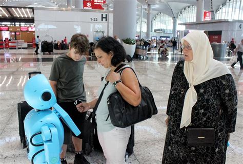 İ­s­t­a­n­b­u­l­ ­H­a­v­a­l­i­m­a­n­ı­’­n­ı­n­ ­R­o­b­o­t­l­a­r­ı­ ­G­ö­r­e­v­e­ ­B­a­ş­l­a­d­ı­:­ ­­A­l­l­a­h­ ­S­a­n­a­ ­d­a­ ­N­a­m­a­z­ ­K­ı­l­m­a­y­ı­ ­N­a­s­i­p­ ­E­t­s­i­n­­